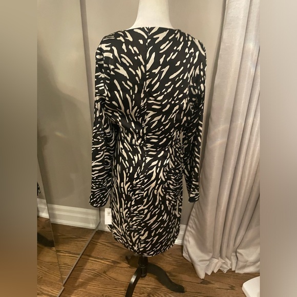 ❤️NEW Donna Morgan Wrap Dress - Picture 3 of 7